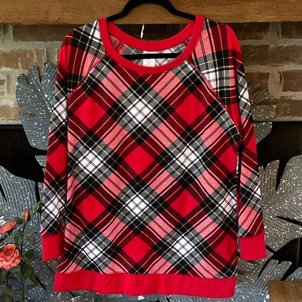 NWOT No Boundaries size XXL (19) red plaid long sweatshirt
